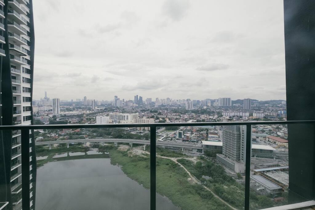Apartment Lakeville 3br5pax Batucave Pool 500mbps