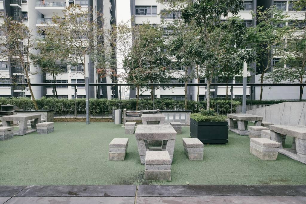 Lakeville 3br5pax Batucave Pool 500mbps Apartment *