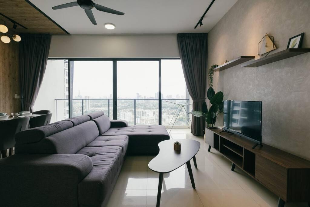 Lakeville 3br5pax Batucave Pool 500mbps Kuala Lumpur