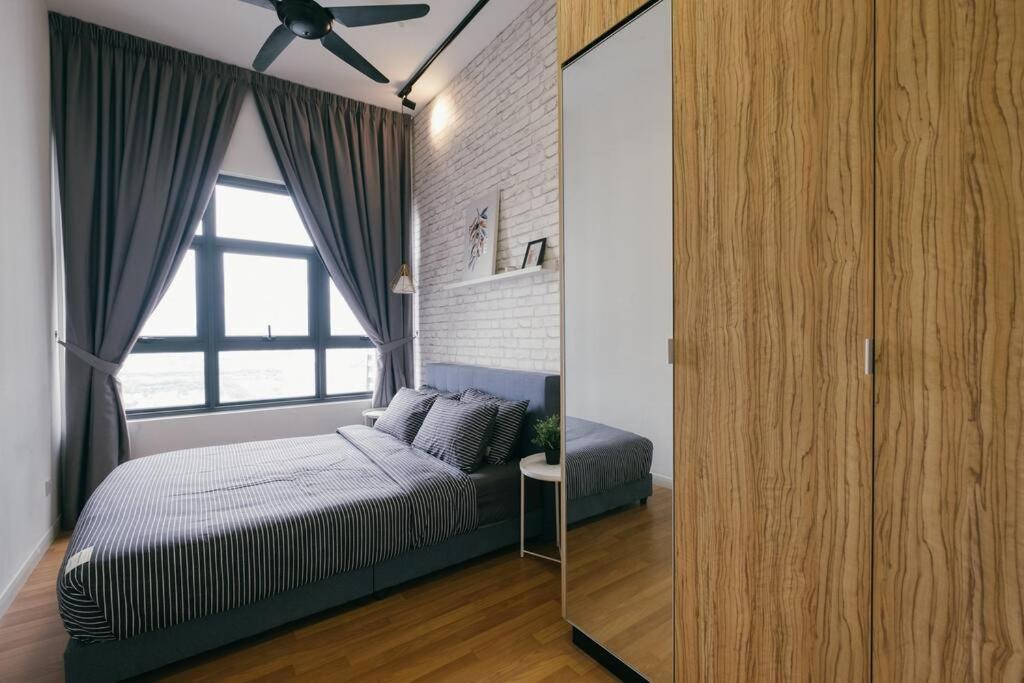 Lakeville 3br5pax Batucave Pool 500mbps Kuala Lumpur