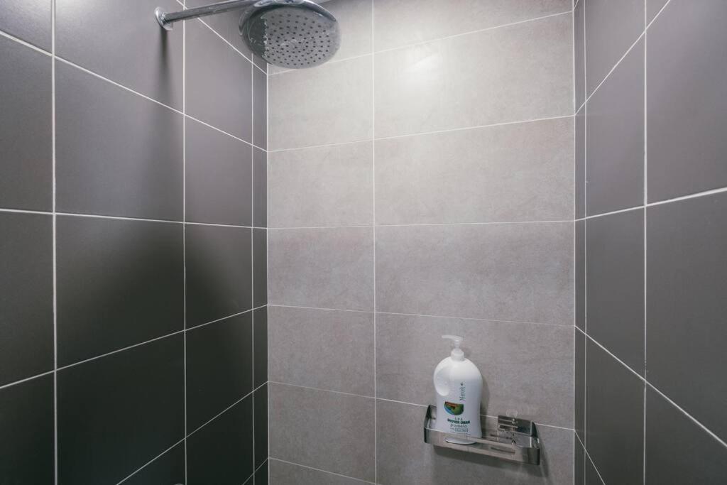 Apartment Lakeville 3br5pax Batucave Pool 500mbps *