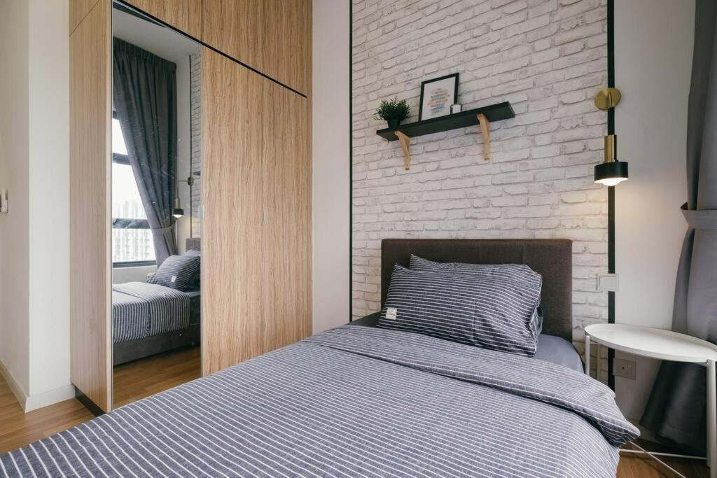 Apartment Lakeville 3br5pax Batucave Pool 500mbps *
